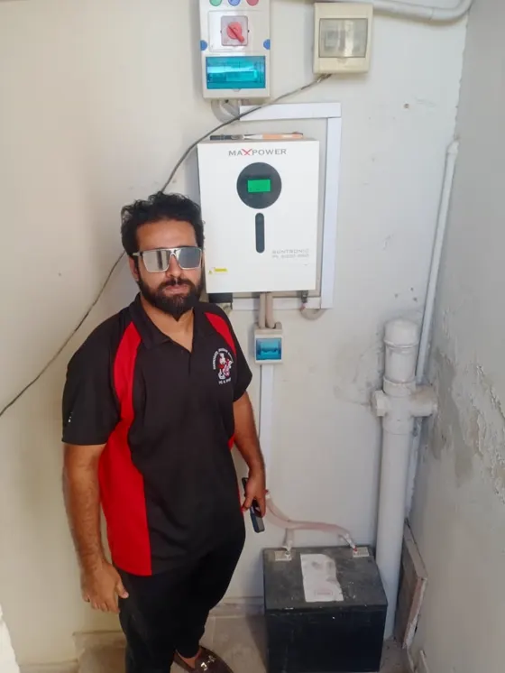 Hybrid inverter with battery at a customer's home